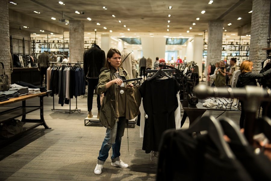 Retail & E-commerce